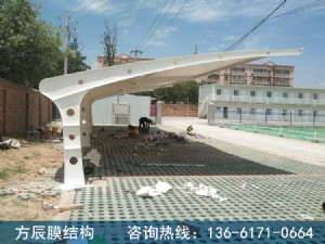 陜西省西安市草灘八路陜西建工項(xiàng)目部停車棚